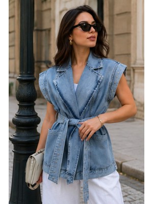 Qimya Butik Levure Kadın Kemeri ve Kol Uçları Zımba Detaylı Açık Kruvaze Bol Oversize Kot Yelek