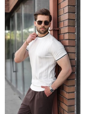 Madmext Beyaz Bisiklet Yaka Regular Fit Triko Erkek Tişört E7487