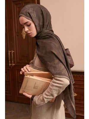 Soft Kahve Carell Floral Çiçekli Monogram Floş Şal