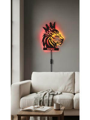 Wells Noble Lion Profile - Kişiye Özel Isimli, Yana Bakan Taçlı Aslan Işıklı Ahşap Duvar Tablosu (55 Cm)