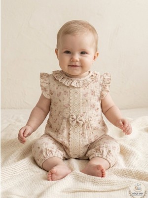 Gökçe Baby Organik Müslin Kız Bebek Tulum - Çiçekli Kurdeleli Vintage Stil Yazlık Bebek Kıyafeti