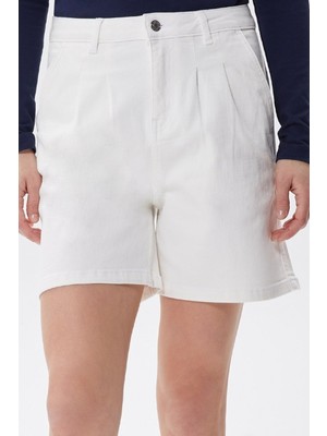 Lacoste Women's Loose Fit Denim White Bermuda Jean Shorts Kadın Bol Kesim Kot Şort Beyaz