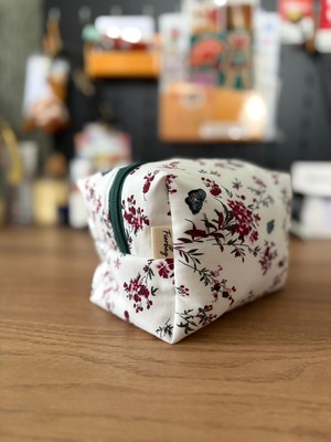 Fiorbag Fermuarlı ve Astarlı Makyaj Çantası Tek Bölmeli Takı Organizeri Yıkanabilir Çok Amaçlı El Çantası
