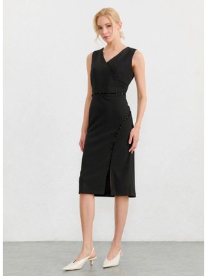 Selen Siyah Kadın V Yaka Standart Fit Elbise 26YSL7828