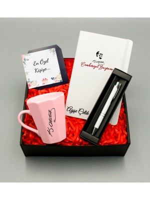 As Gift 29 Ekime Özel Tasarımlı Beyaz Defter & Pembe Kupa & Beyaz Roller Kalem Hediye Seti