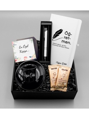 As Gift Öğretmenler Gününe Özel Tasarımlı Isim Soy Isimli Beyaz Defter & Kişiye Özel Siyah Fincan & Beyaz Roller Kalem & Mehmet Efendi Türk Kahvesi Hediye Seti