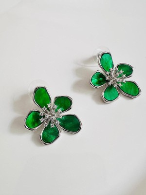 Devi Fashion Yeşil Çiçek Küpe 3 cm