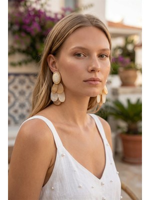 Xuping Jewelry Gosessa Kadın Fildişi ve Karamel Renkli Görünümlü Oval Sallantılı Küpe