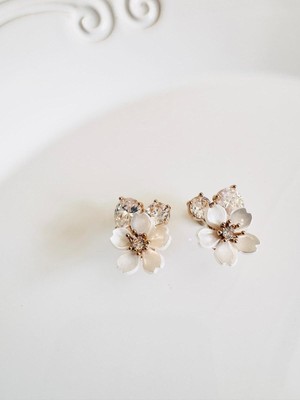 Devi Fashion Doğal Taş Çiçek Küpe 2 cm
