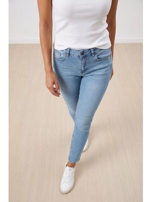 Gülseli Kadın Yıkamalı Likralı Jean Kot Pantolon P-00021586