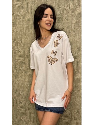 Leilaa Kelebek Işlemeli V Yaka T-Shirt