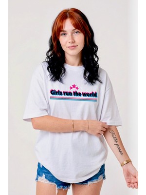 Hoxie Kadın Beyaz 'girls Run The World' Baskılı Oversize Tişört