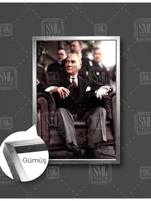 SML Tablo Gazi Mustafa Kemal Atatürk Oturan Dikey Çerçeveli Kanvas Tablo