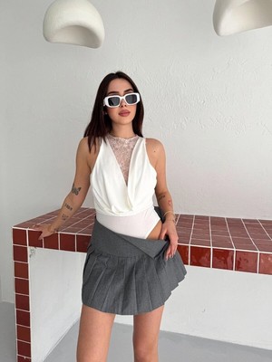 Mevese Yıldız Kadın Dantel Detaylı Derin Dekolte Body Şık Kolsuz Yazlık Bodysuit - Beyaz