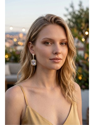 Xuping Jewelry Gosessa Kadın Baget Kesim Zirkon Taşlı Gold Sallantılı Küpe