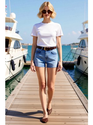 Benerly Kadın Şort Yüksek Bel Slim Kalıp Ekstra Mini Paça Kesikli Düz Desen Denim Kumaş Spor