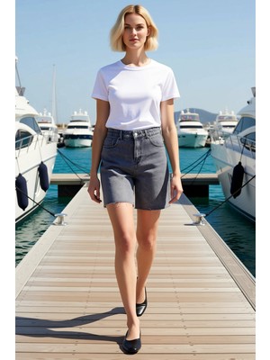Benerly Kadın Şort Yüksek Bel City Denim Boru Paça Kısa Kesim Düz Desen Rigid Dokuma Estetik