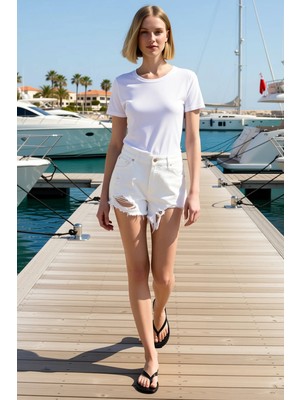 Benerly Kadın Şort Ekstra Mini Denim Slim Kalıp Normal Bel Yırtık Detaylı Rigid Dokuma Rahat