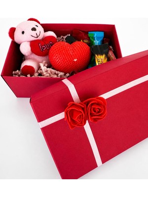 Nish Candles Sevgiliye Hediye Kutusu – Ayıcıklı Kalp Mumlu Romantik Hediye Seti & Mini Gofretli