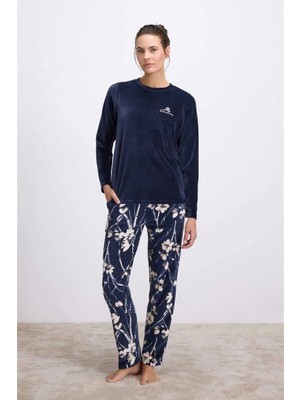 Pileli Store  Anil  Uzun Kollu Kadife T-Shirt ve Çiçek Desenli Pantolon Pijama Takımı 11536