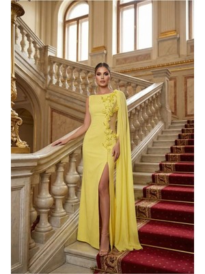 Crystalia El Işlemesi Çiçekli Cam Taşlı Pelerinli Krep Gece Elbisesi
