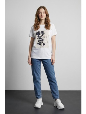 Quzu 26YTSH01707 Baskı Detaylı Kadın T-Shirt
