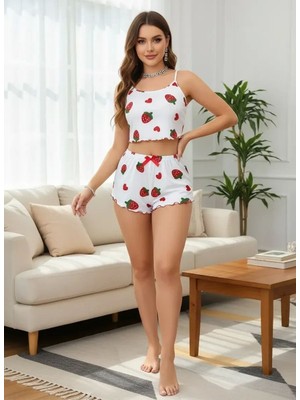 MiraLive Kadın Beyaz Çilek Desenli Şortlu Pijama Takımı Sevimli Rahat 2’li Set