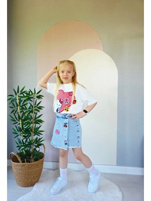 Superbaby Kız Çocuk Hello Kitty Temalı Ikili Takım - Krem Nakışlı Tişört ve Aksesuarlı Denim Şort Etek Kombini