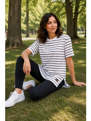 Tenra Kadın Beyaz Çizgili Oversize Kısa Kol Basic Tunik Tişört