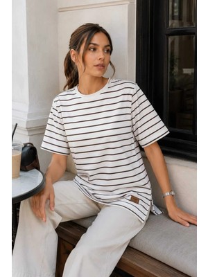 Tenra Kadın Beyaz Çizgili Oversize Kısa Kol Basic Tunik Tişört