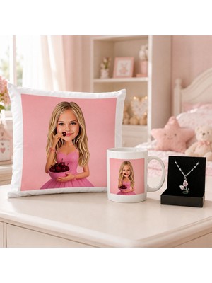 Bk Gift Kişiye Özel Karikatürlü Oyuncak Bebek Tasarımlı Kırlent Yastık & Beyaz Kupa & Kolye -31 Kız Çocuklarına Özel Hediye Seti