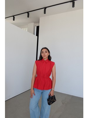 Özge Özgenç Dikişli Kolsuz Gömlek