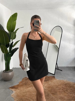 Asfa Moda Kadın Siyah Halter Yaka Boyundan Geçirmeli Sırt Dekolteli Mini Elbise