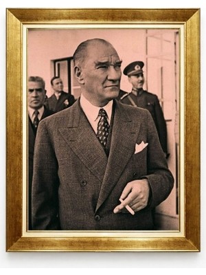 Atatürk Karizmatik Poz Siyah Beyaz Nostaljik Tablo Altın Çerçeveli