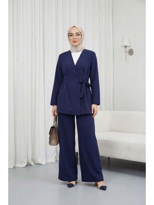 Moda Morfo Pens Detaylı Önü Çapraz Bağlamalı Pantolonlu Ithal Krep Takım -Laci