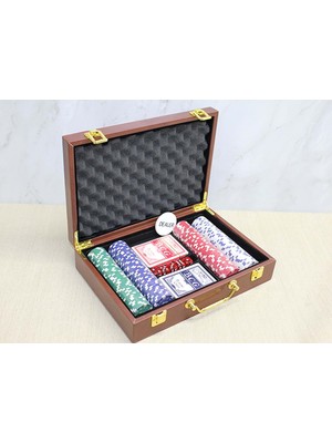 Deri Çantalı 200 Chip ve 2 Adet Iskambil Kağitına Sahip Poker Oyunu