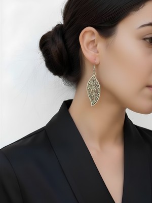 Silver Yaprak Desen Küpe