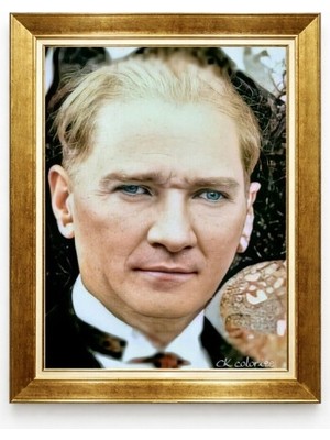 Tablore Atatürk Mavi Gözlü Yakın Plan Portre Tablo Altın Renk Çerçeveli