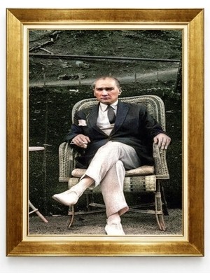 Tablore Atatürk Hasır Koltukta Dinlenirken Kanvas Tablo - Altın Çerçeveli Karizmatik Portre