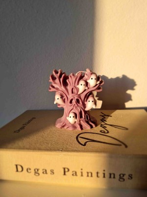 Dust Candle Studio Hayaletli Ağaç Mum - Cadılar Bayramı Temalı Dekoratif Soya Mum