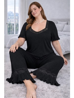 Büyük Beden Siyah Dantel Detaylı Pijama Takımı, Pamuklu Kumaş, Rahat ve Şık Ev Giyim