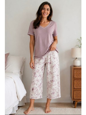 26495-NENA Kısa Kollu V Yaka % 100 Pamuk Kiss Kapri Pijama Takımı