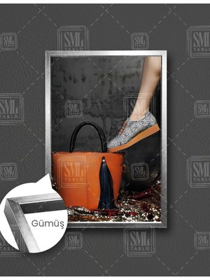 SML Tablo Lüks Marka Turuncu Ayakkabı ve Çantalı Kadın Model Pırıltılı Dekor Dikey Çerçeveli Kanvas Tablo