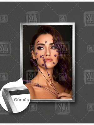 SML Tablo Mor Tonları Makyajlı Kadın ve Kuru Lavantalar Make Up Güzellik Salonu Dikey Çerçeveli Kanvas Tablo