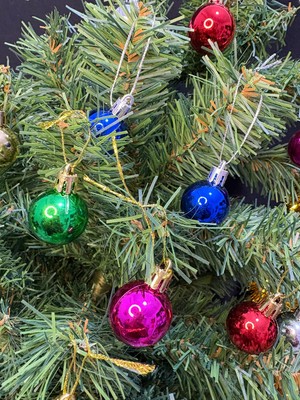 Eng Parti Dünyası Rengarenk Yılbaşı Ağacı Süsü 4cm 24’lü Set – Parlak Rengarenk Noel Topu | ENG-101 |
