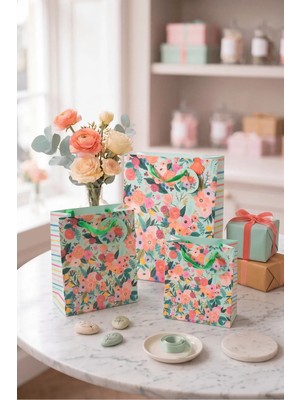 DAKS Pastel Yeşil Çiçekli 3 Boy Karton Hediye Çantası Seti