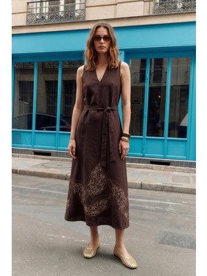Sateen Nakışlı Kolsuz Elbise - Koyu Kahve