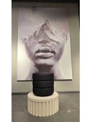 Showdeko Siyah Lüks Dokuma Kumaşlı Yuvarlak Ahşap Tabanlı Puf Ç55XY58CM