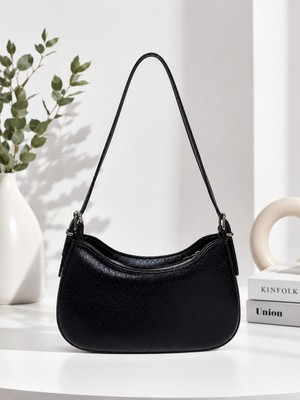 Butik Olea Kadın Baget Çanta Yumuşak Deri Görünümlü Fermuarlı Minimal Omuz Çantası