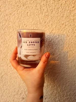 Dust Candle Studio Ice Coffee Latte Mum – Kahve Kokulu Doğal Soya Mum